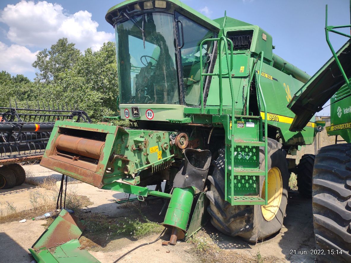 COMBINA PENTRU RECOLTAT JOHN DEERE               