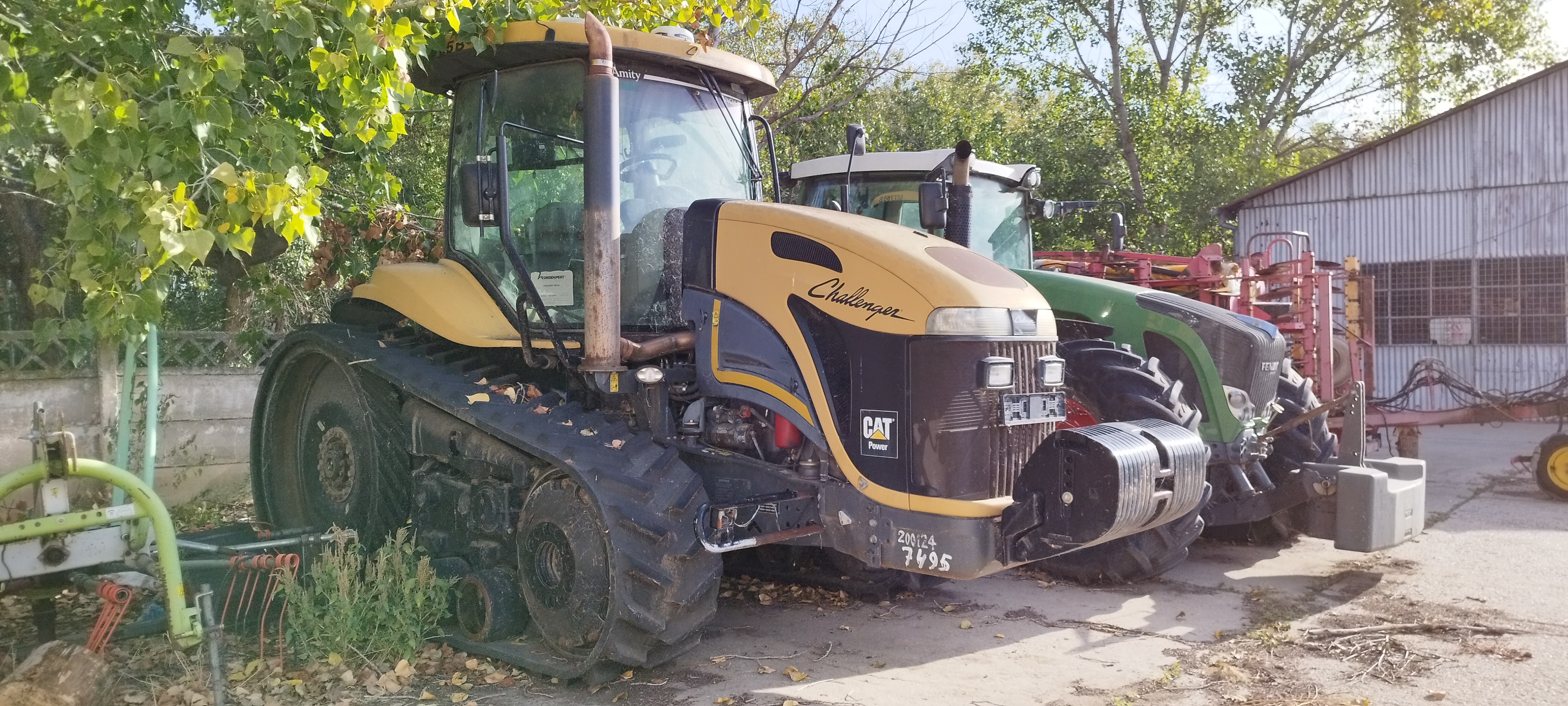 TRACTOR ChaLLENGER  MT745B         