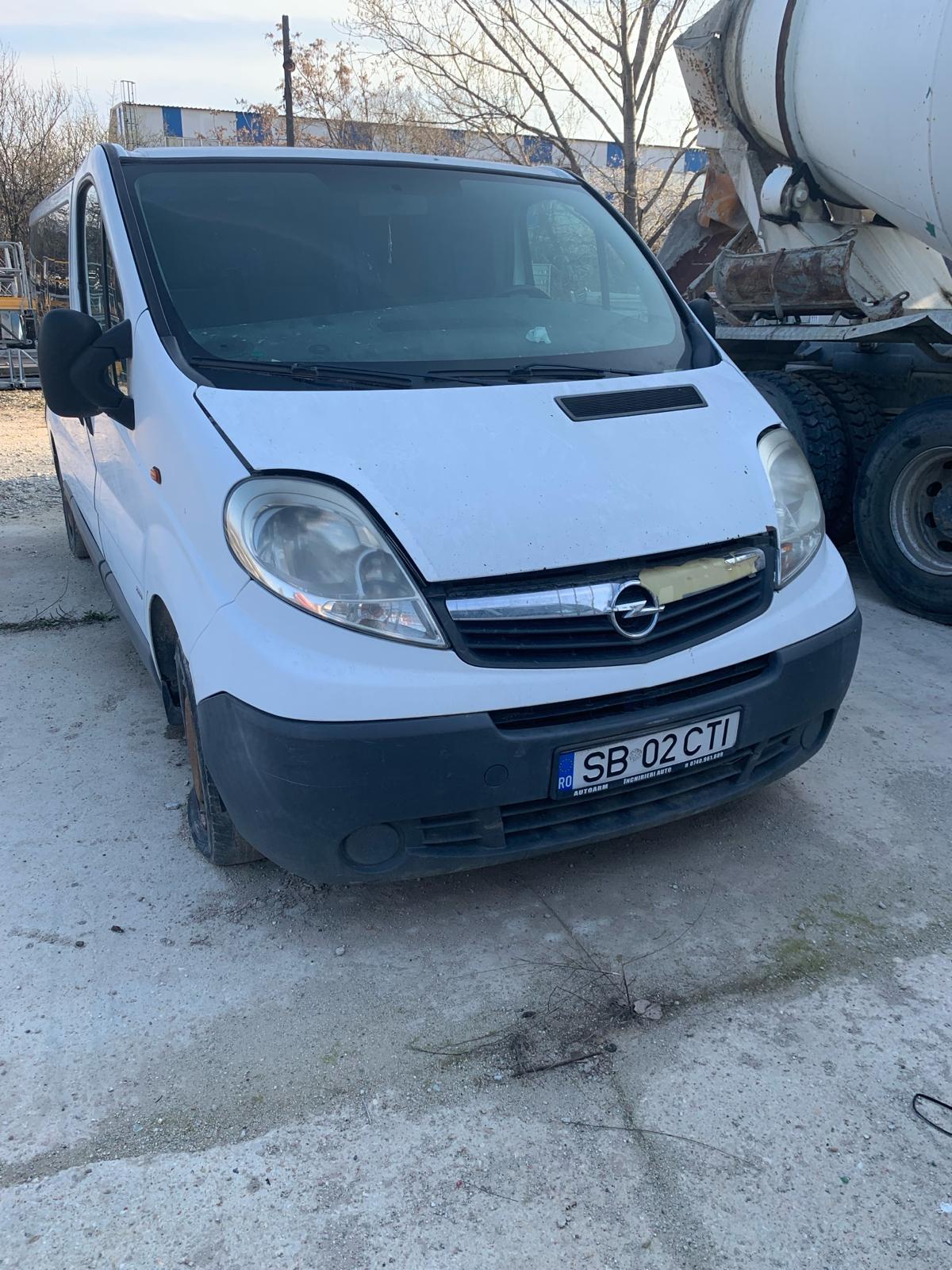 MICROBUZ OPEL VIVAROX83-SB-02-CTI