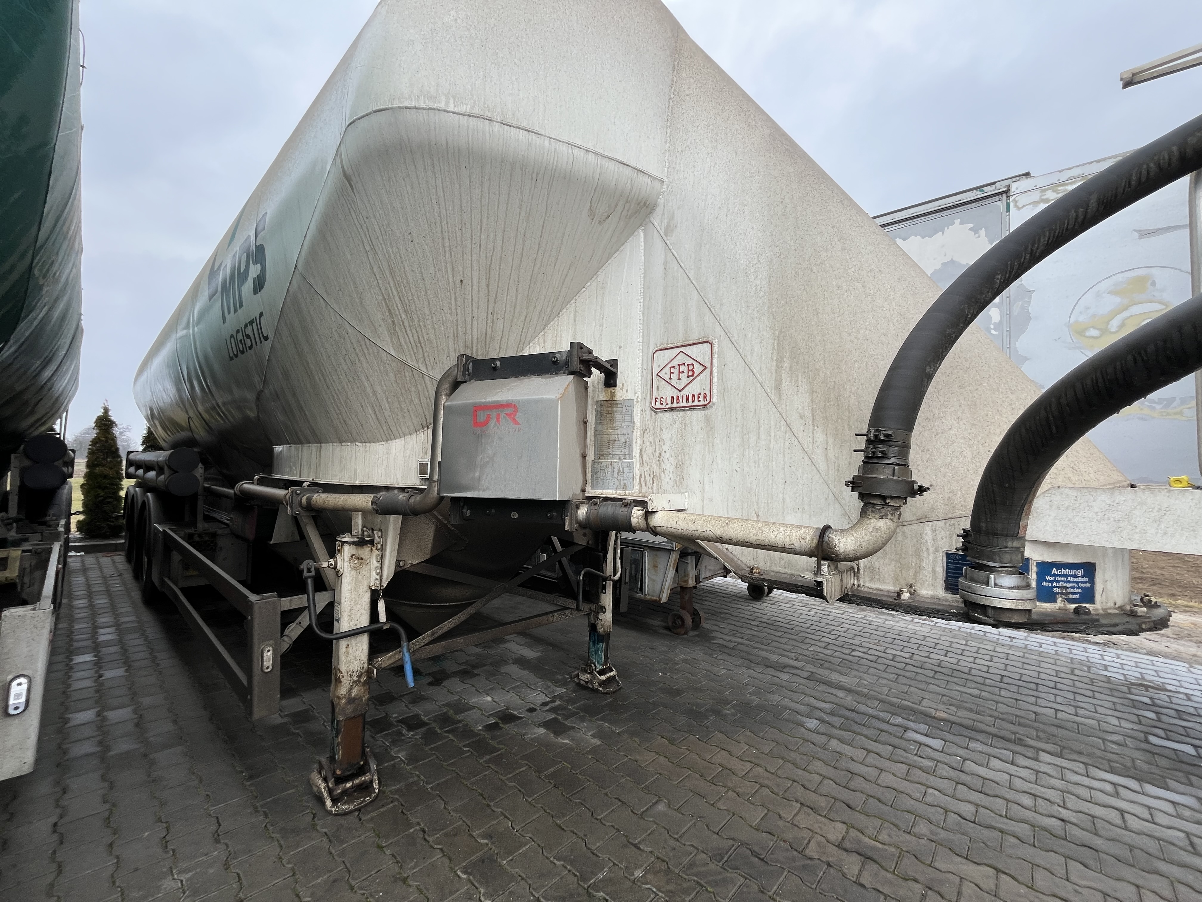 Pachet autotractoare, silo ciment -garanție Agroind -(vânzare la pachet)