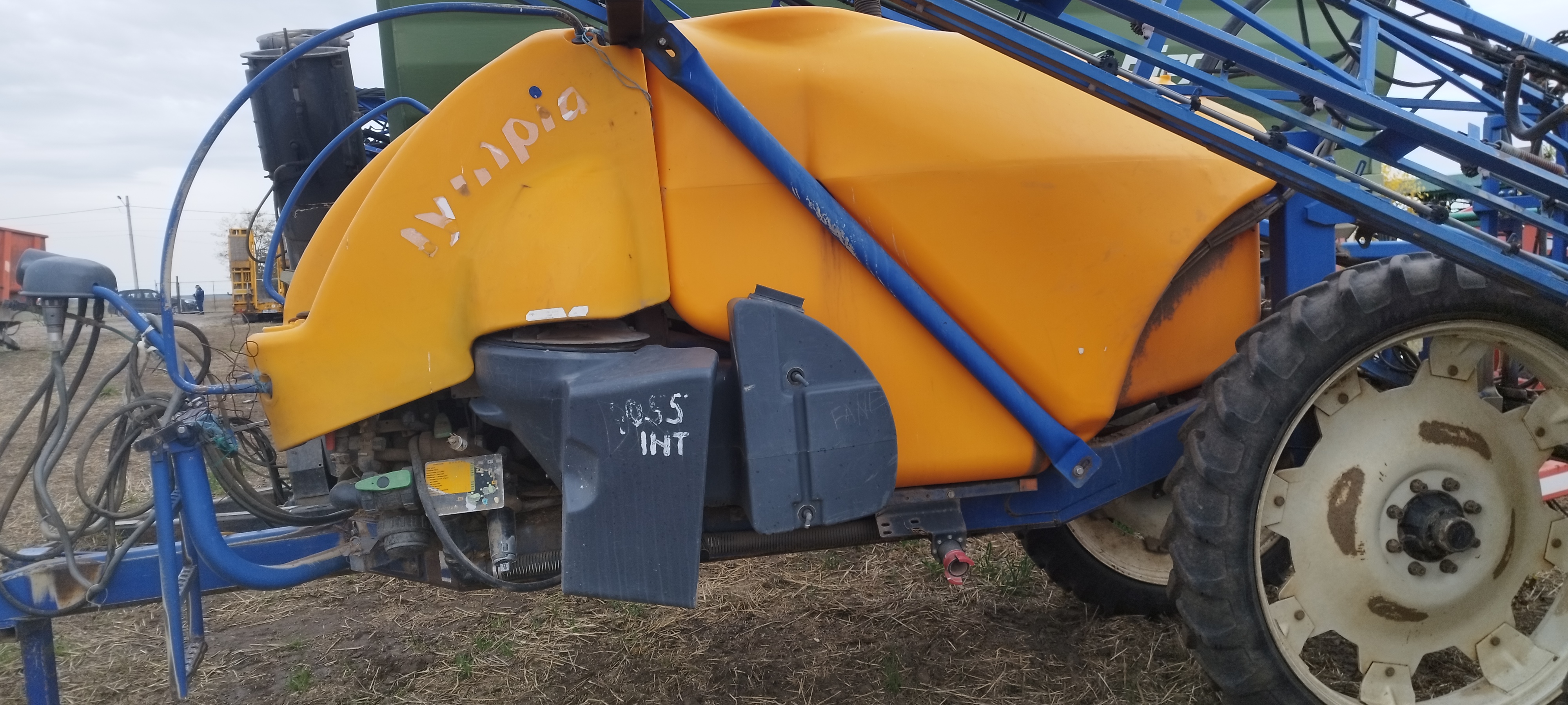 MASINA ERBICIDAT OLYMPIA 2700 CARUELLE