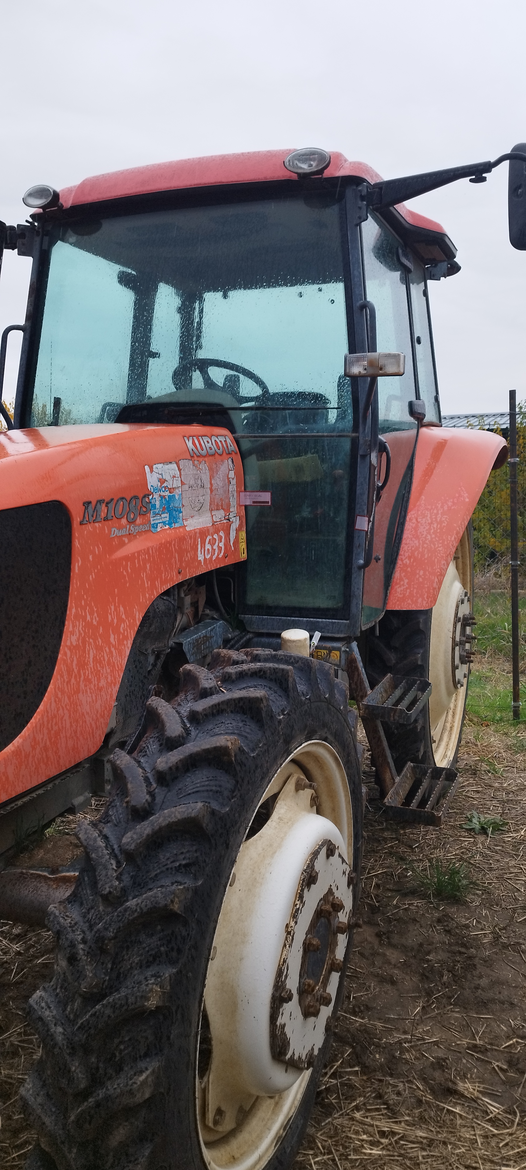 TRACTOR KUBOTA M108S