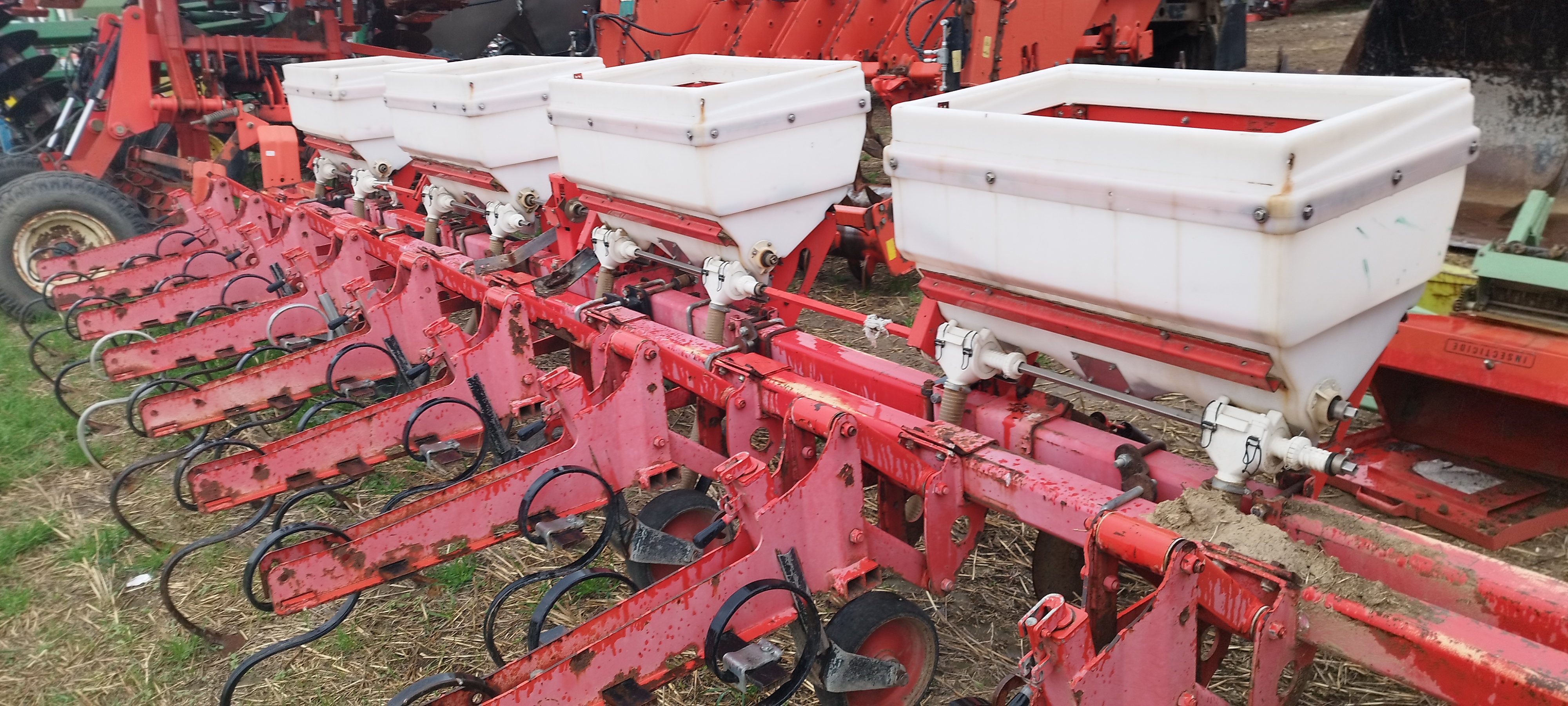 CULTIVATOR QUIVOGNE GC 8 + FERTILIZATOR