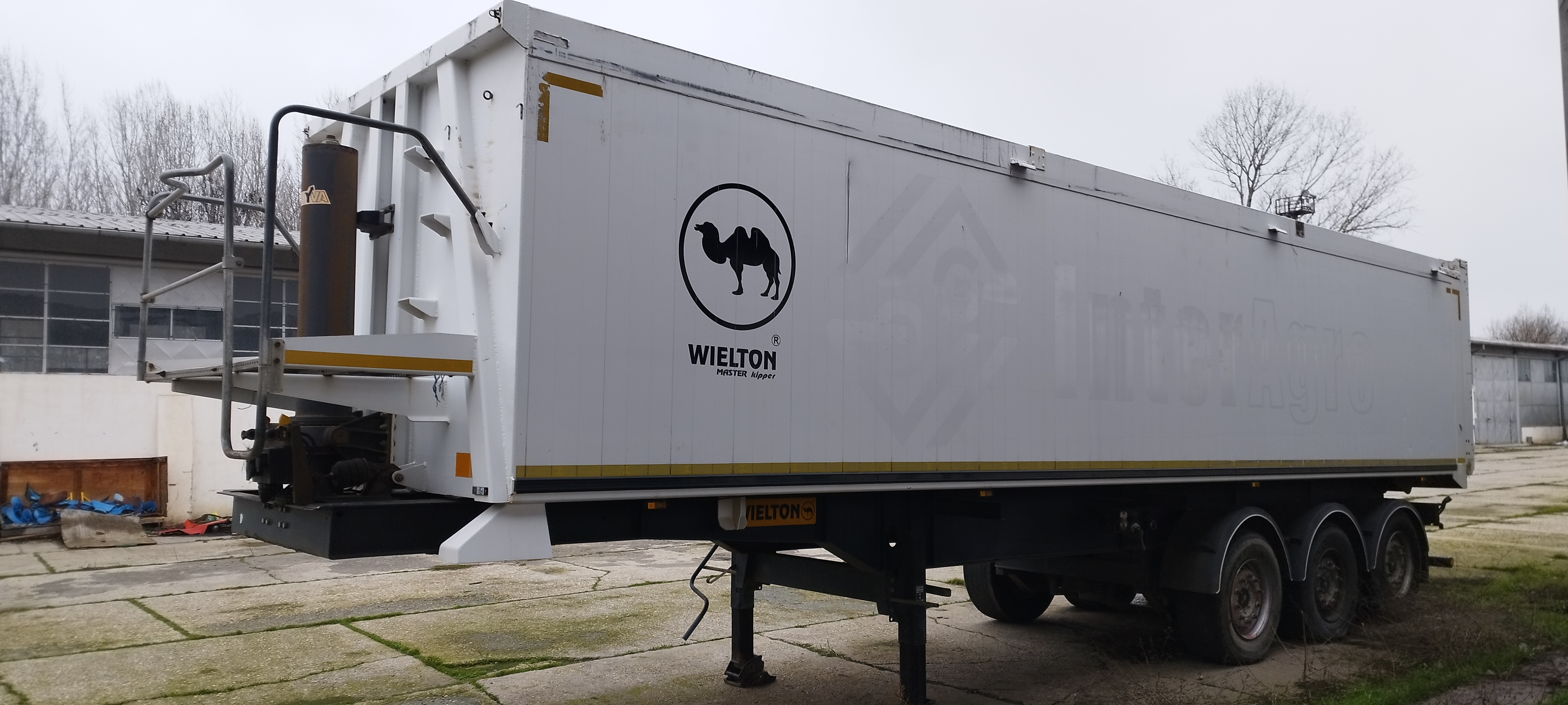 SEMIREMORCA BASCULANTA WIELTON TR93YNZ