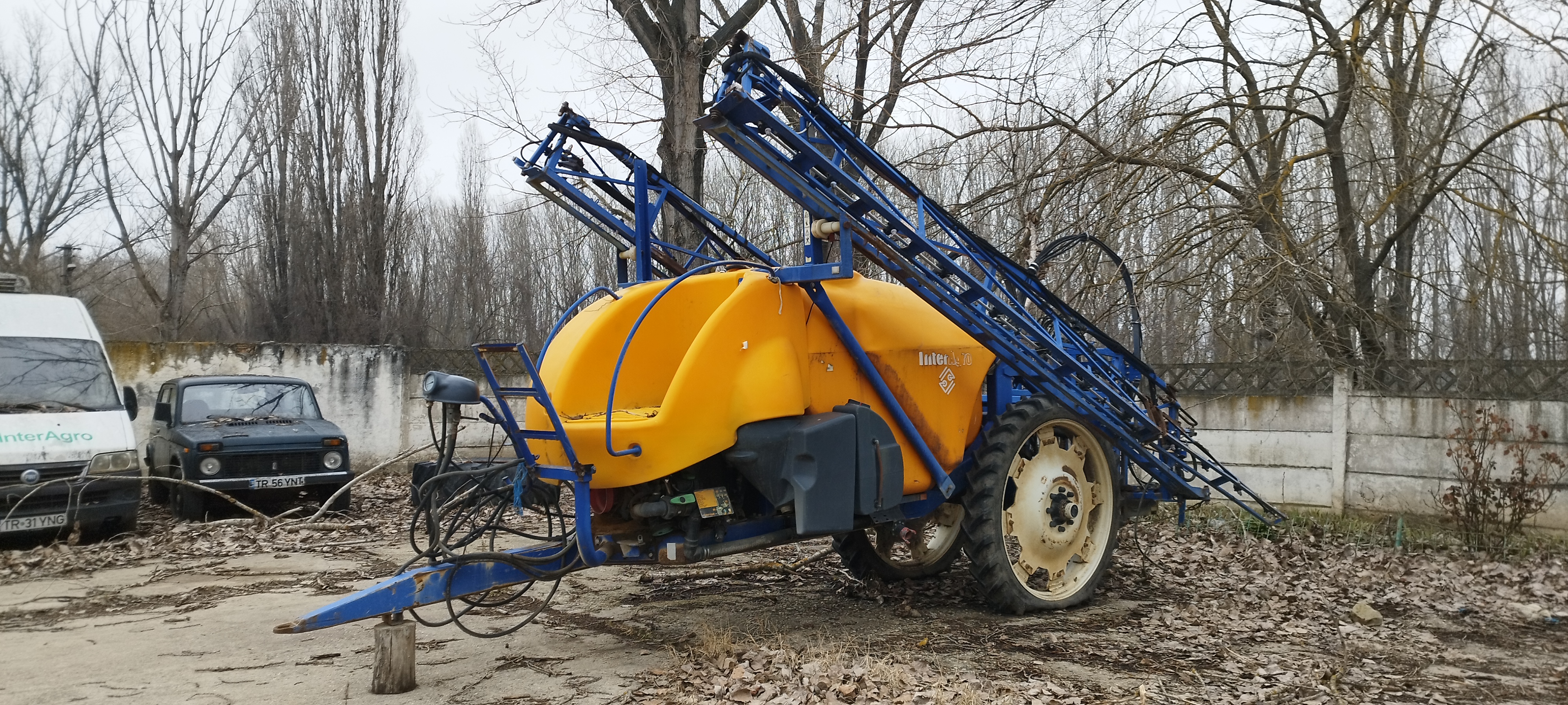 MASINA ERBICIDAT OLYMPIA CARUELLE