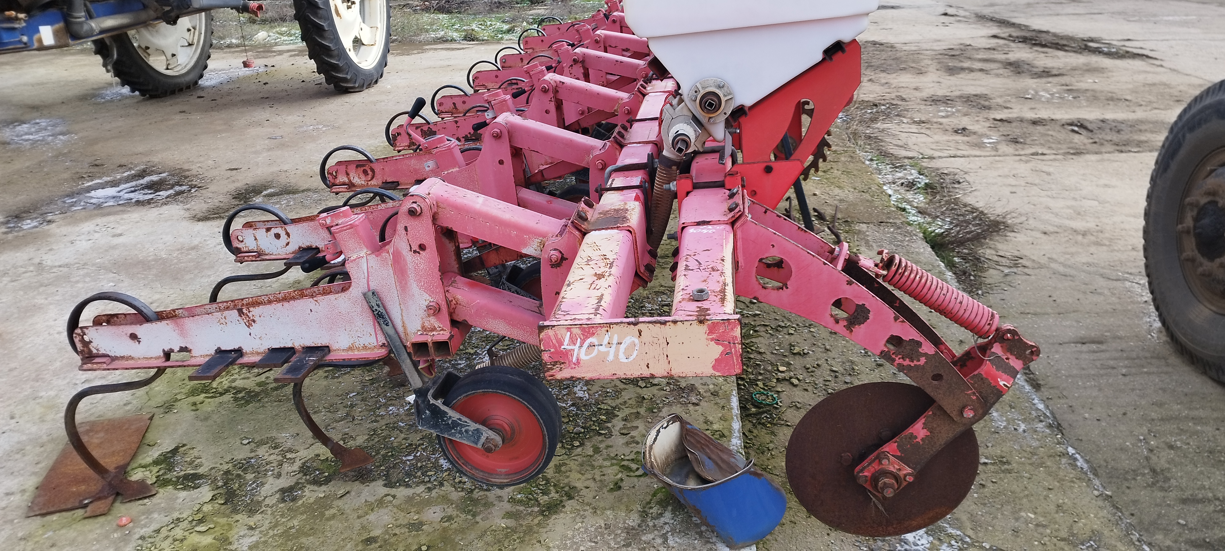 CULTIVATOR QUIVOGNE GC 8 + FERTILIZATOR