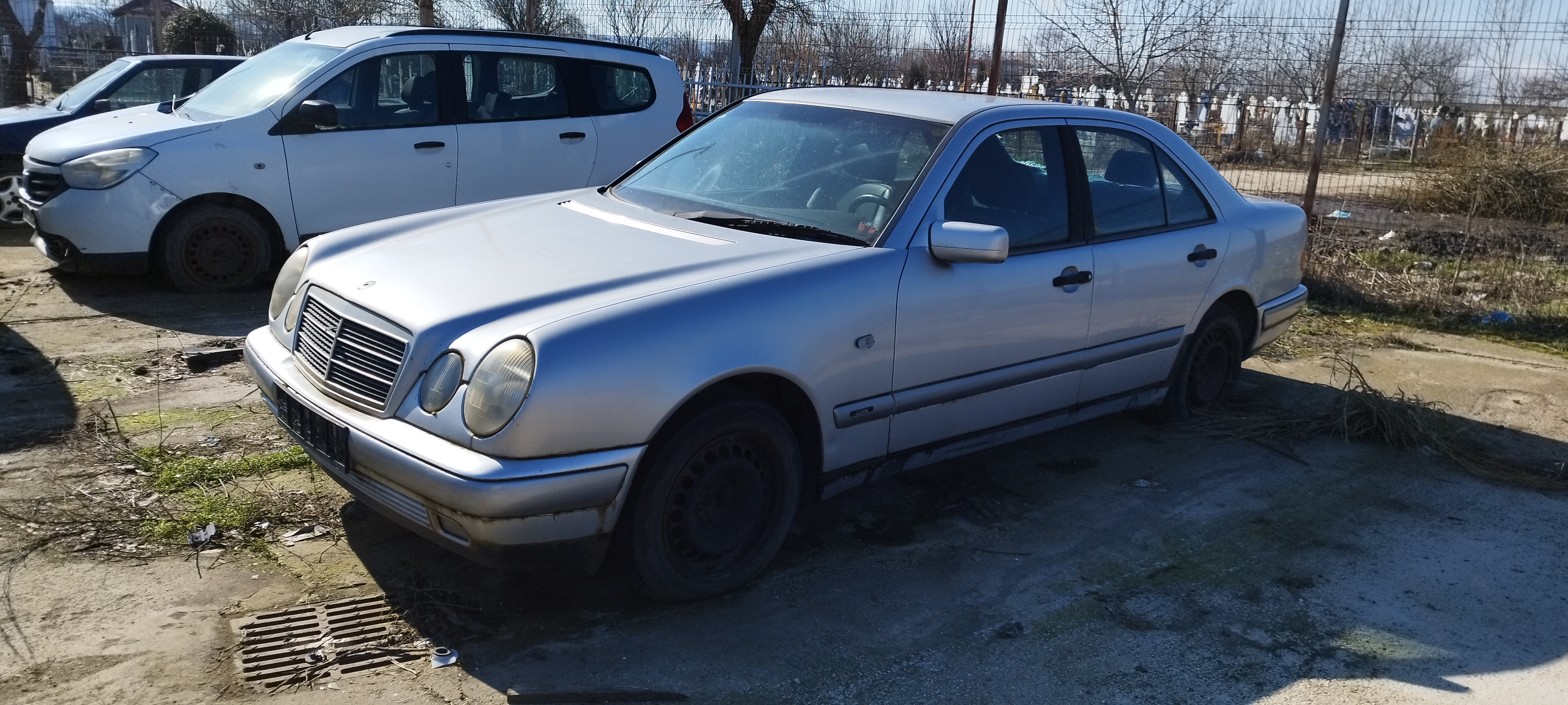 AUTOTURISM MERCEDES BENZ E320 MOTOR 30217434