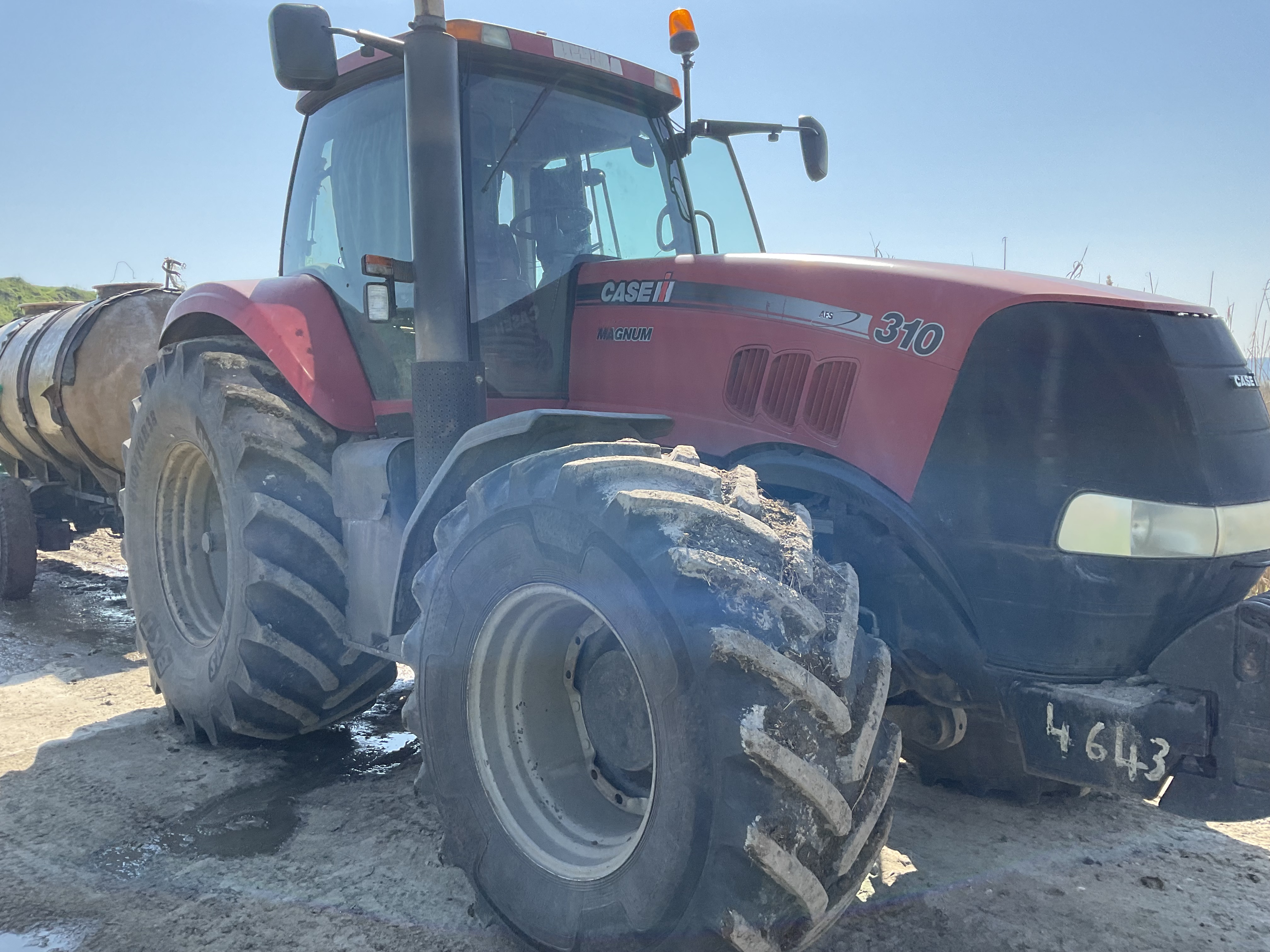 TRACTOR CASE IN MAGNUM 310