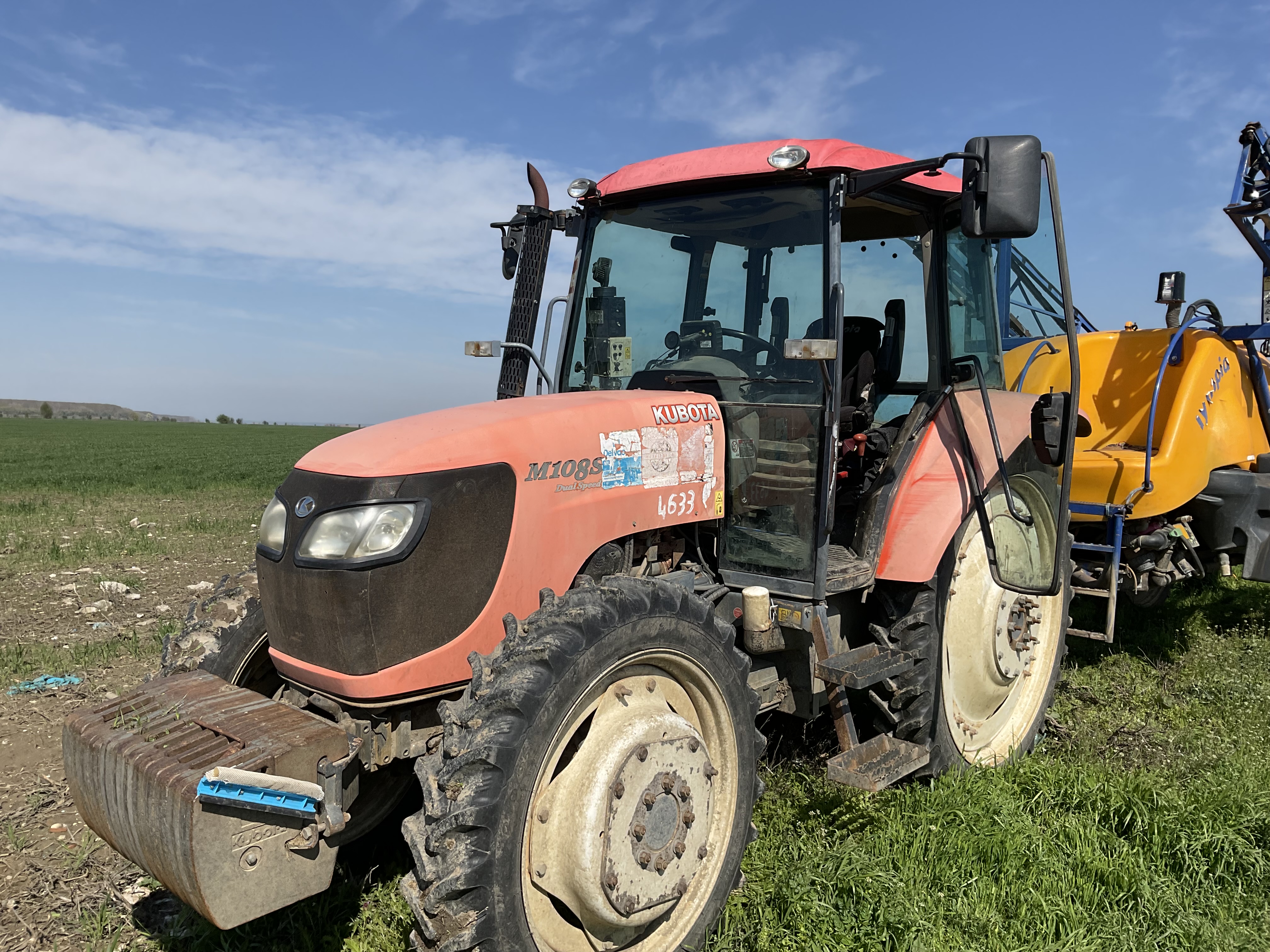 TRACTOR KUBOTA M108S CU UN SET ROTI