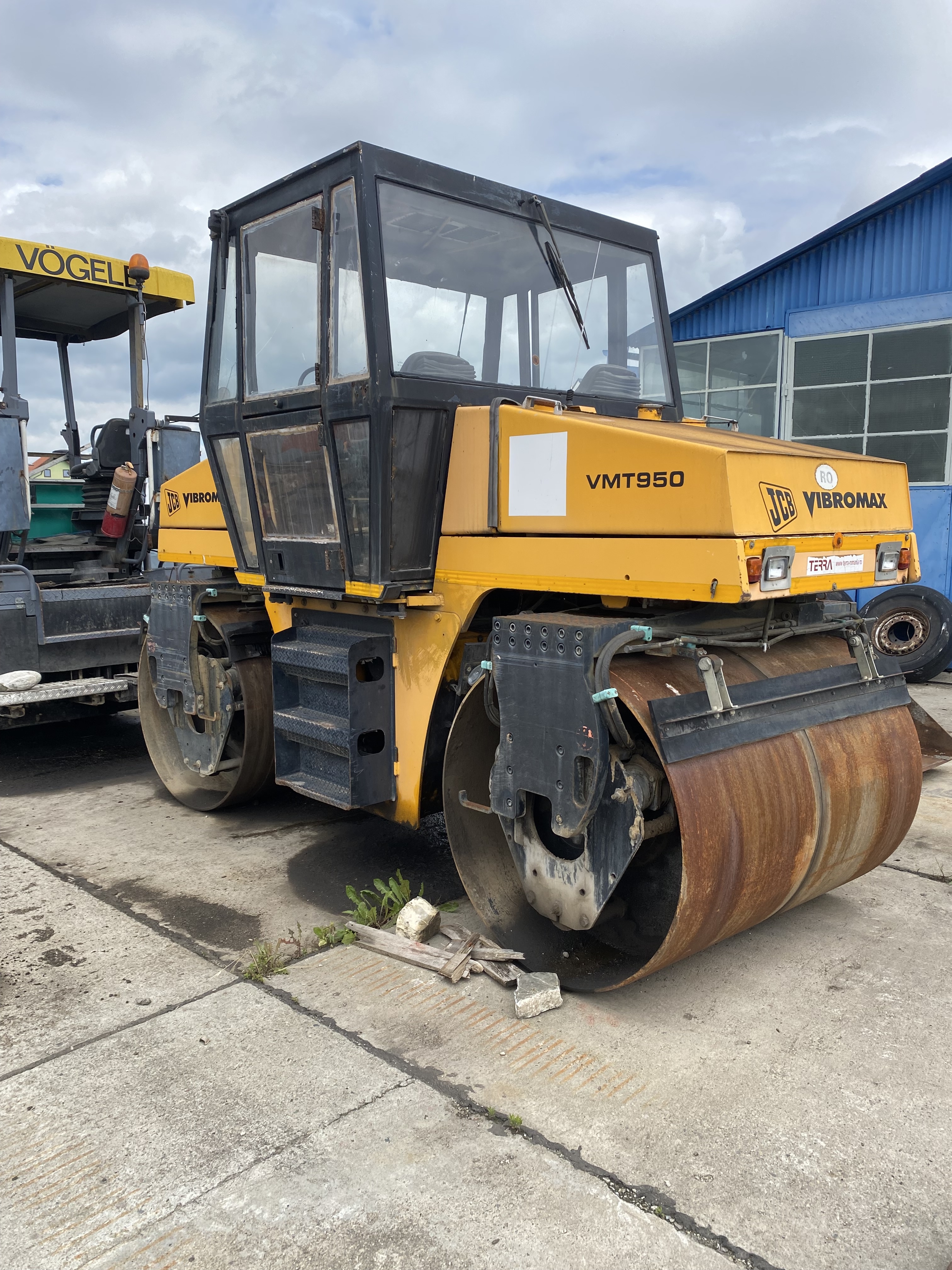 RULOU COMPACTOR CU VIBRAȚII JCB VMT